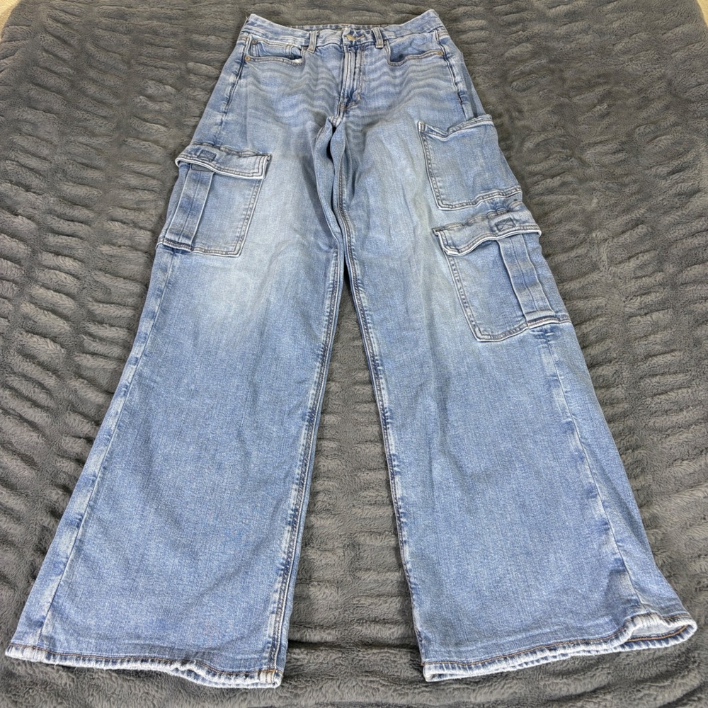 American Eagle Curvy Super High-Rise Baggy Wide Leg Cargo Jeans Light Wash 6L